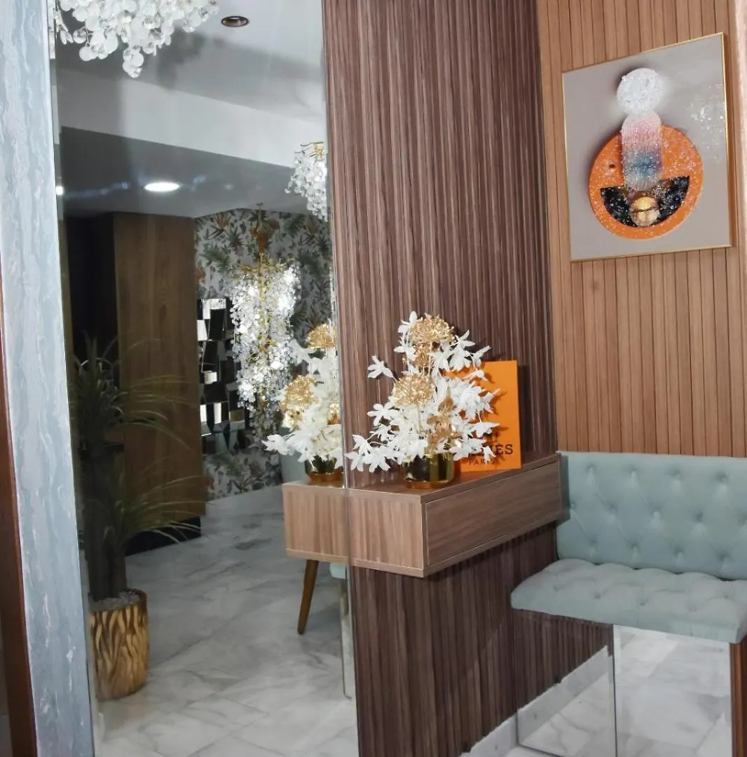 Appartamento Il Cristallo Con 2 Camere 2 Bagni Casaport Marina Casablanca Apartment